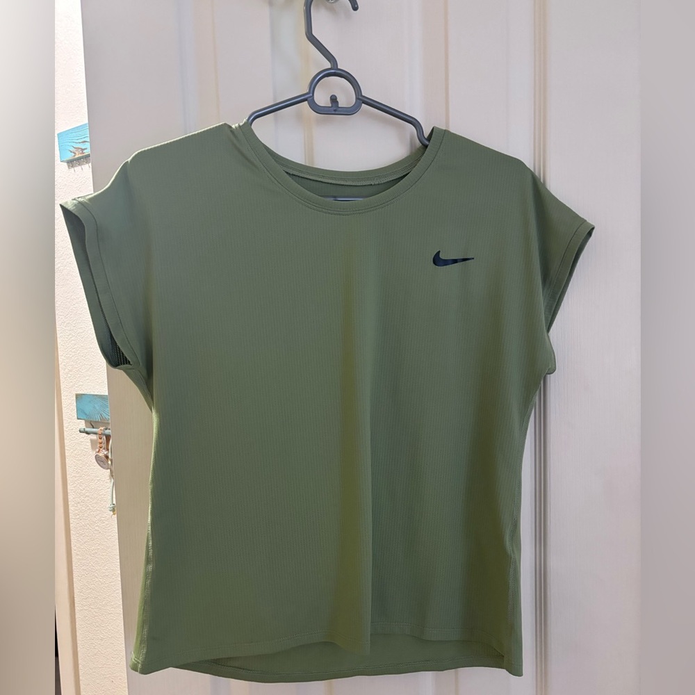 Nike running top